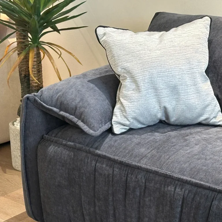 NERISSA SOFA - SAMPLE — Image 4
