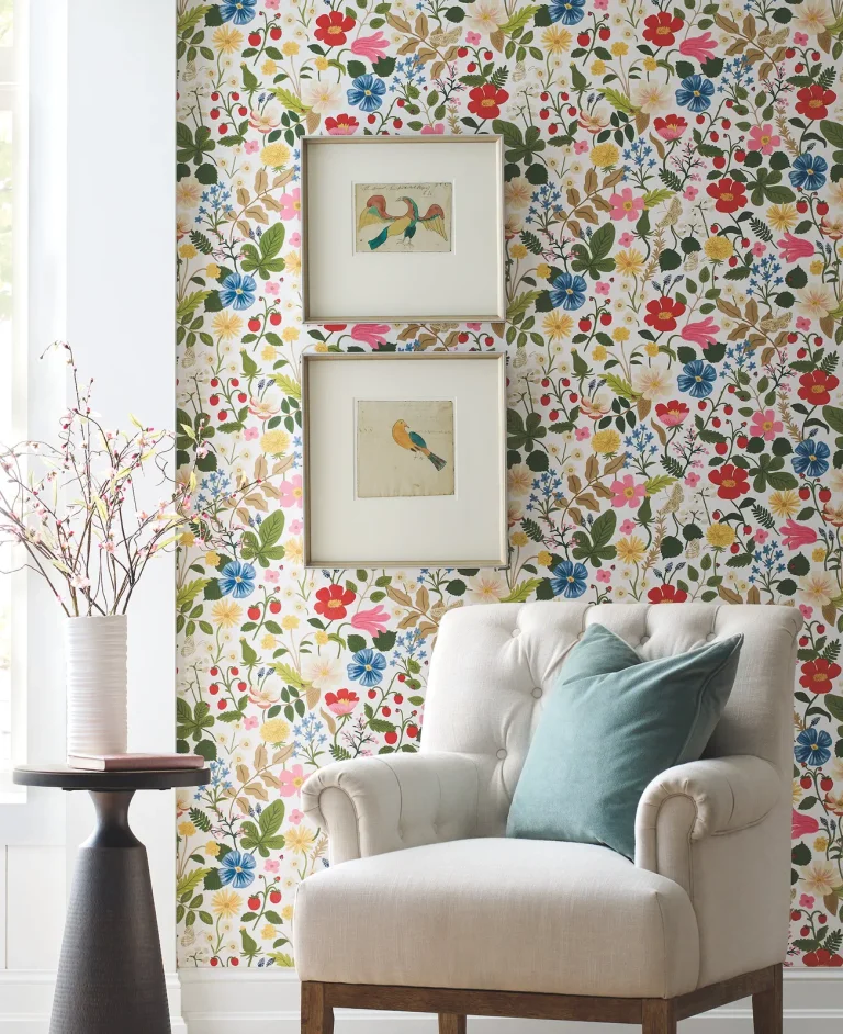 Rifle Paper Co. Strawberry Fields Wallpaper - White — Ảnh 2