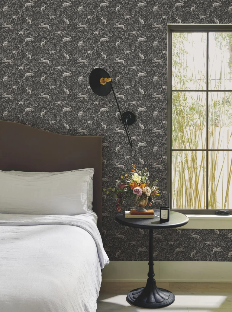 Rifle Paper Co. Fable Wallpaper - Black & White — Ảnh 3