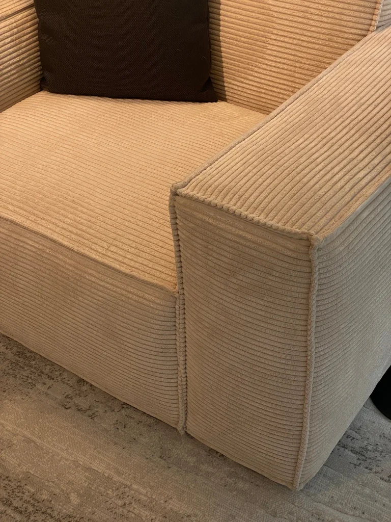 BOLD ARMCHAIR — Image 15