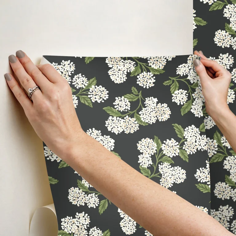 Rifle Paper Co. Hydrangea Peel and Stick Wallpaper - Black & White — Ảnh 5