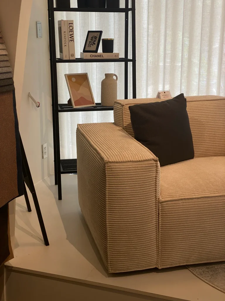 BOLD ARMCHAIR — Image 6