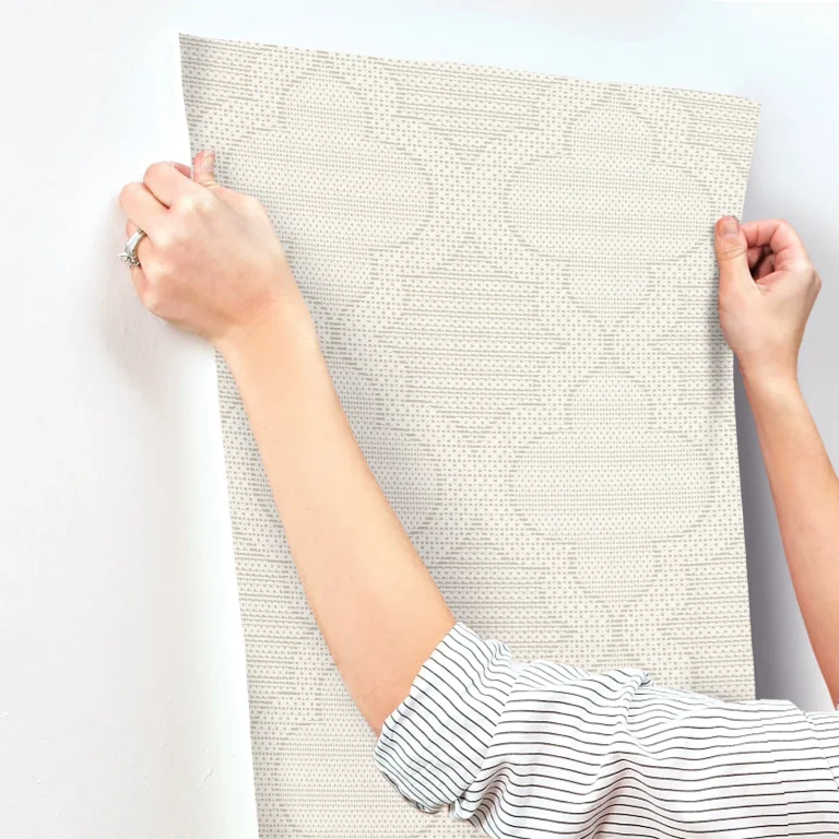 Ernest Quilted Quatrefoil Wallpaper - Taupe — Ảnh 3
