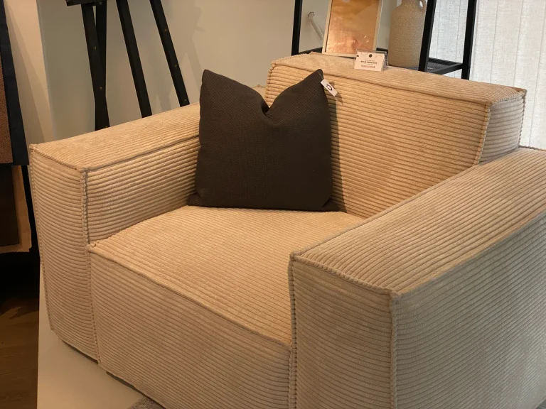 BOLD ARMCHAIR — Image 13