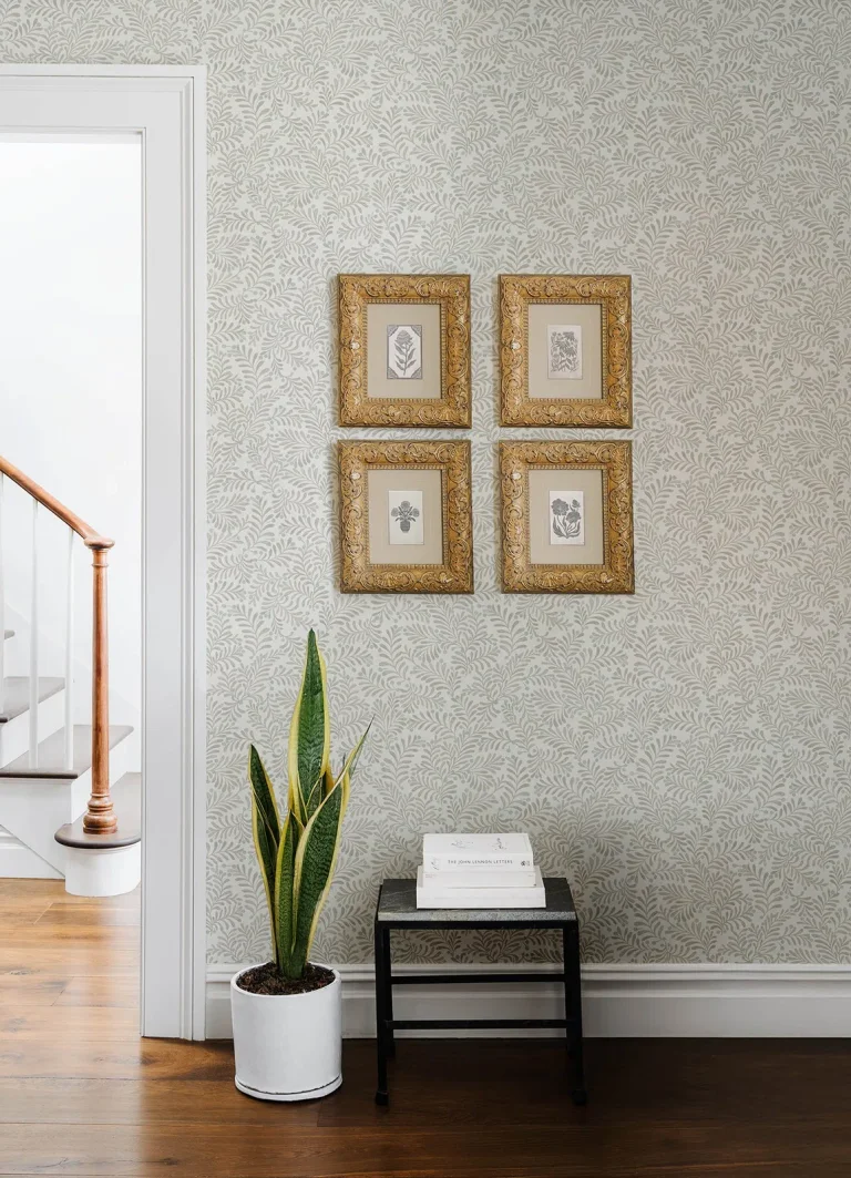 Chesapeake Chrysantha Berry Branches Wallpaper - Light Grey — Ảnh 2