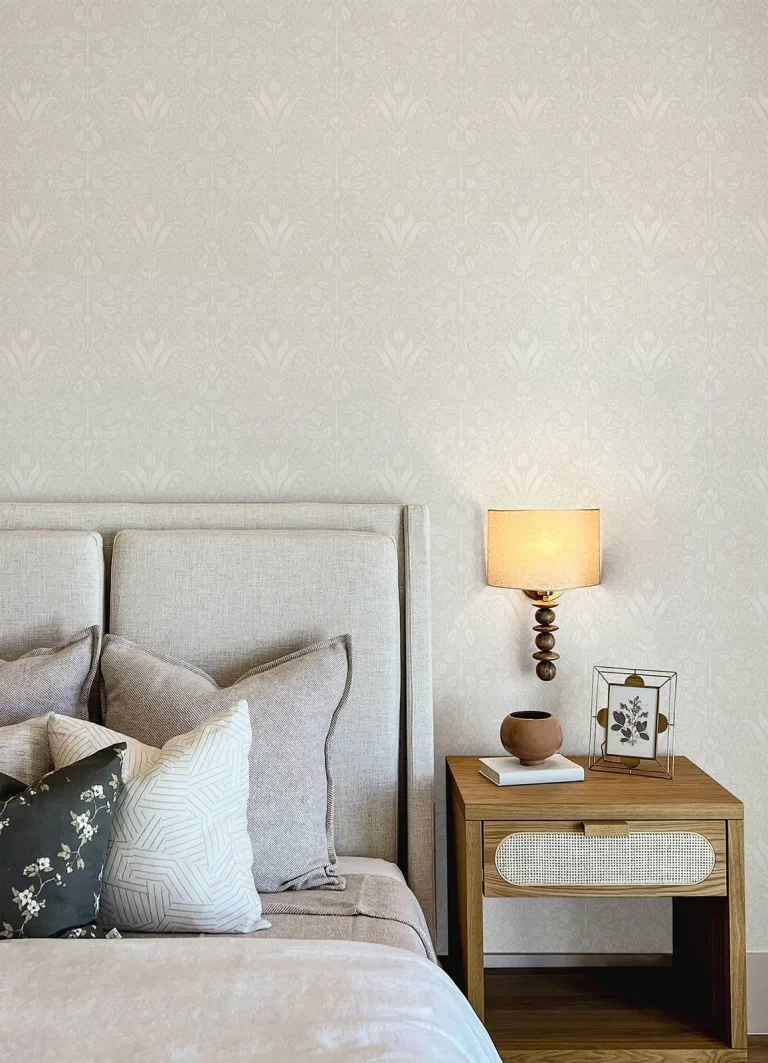 Mara Tulip Ogee Wallpaper - Light Grey — Ảnh 2