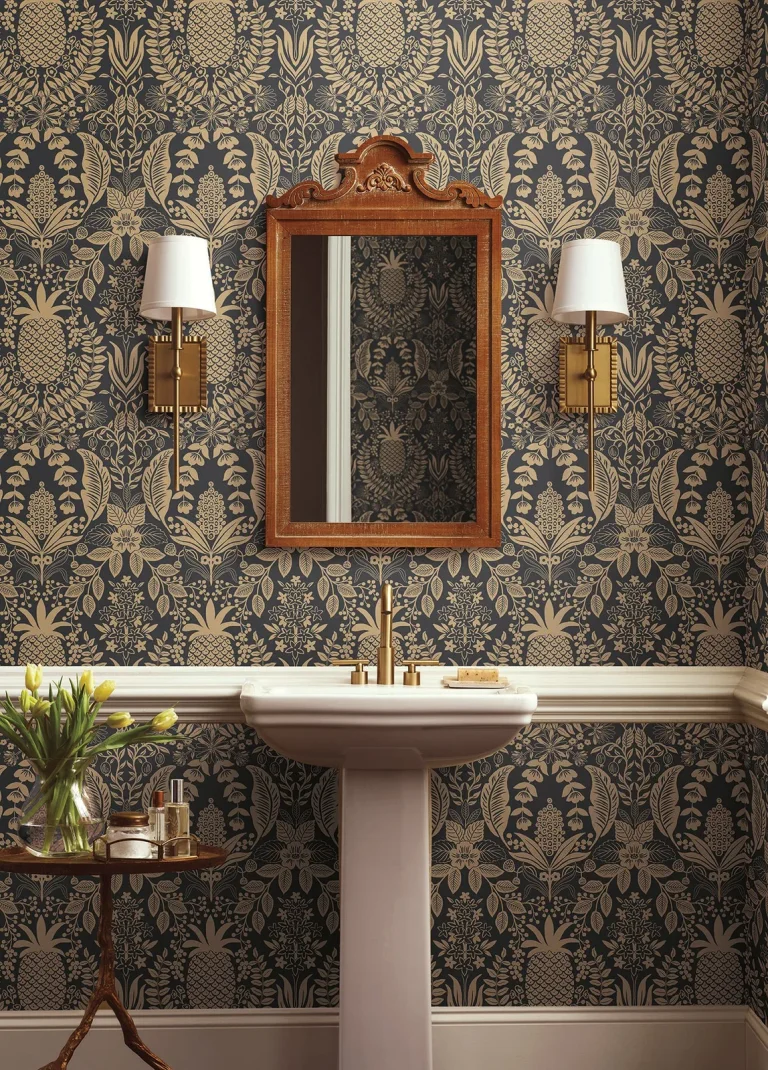 Rifle Paper Co. Pineapple Damask Wallpaper - Black & Gold — Ảnh 5