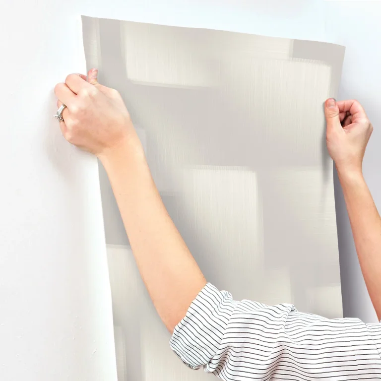 Silk Madras Abstract Geometric Wallpaper - Light Grey — Image 2