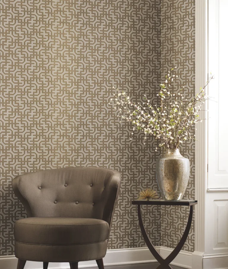 Ronald Redding Dynastic Lattice Wallpaper - Glint/Gold
