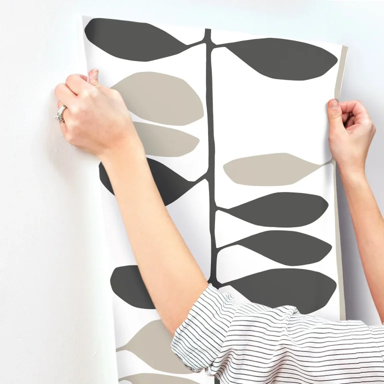 Sculpted Vines Wallpaper - Carbon & Linen — Ảnh 5
