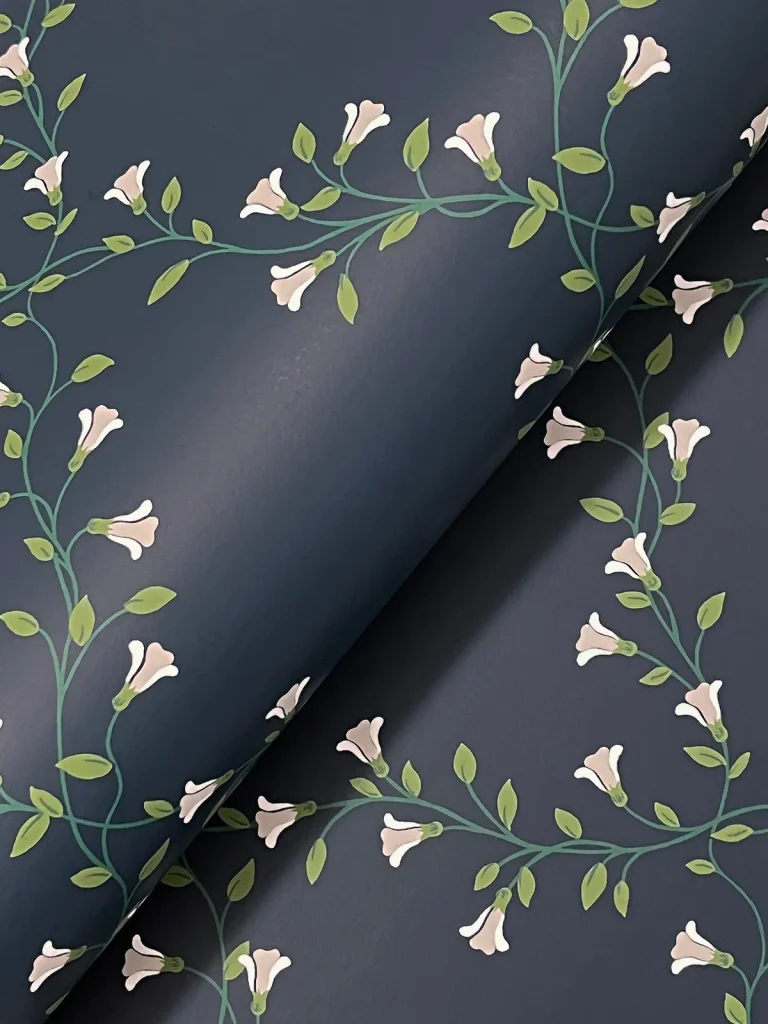 Rifle Paper Co. Bellflower Wallpaper - Navy — Ảnh 3