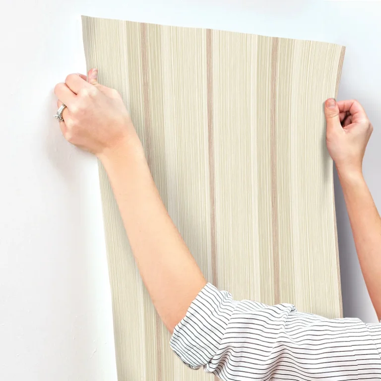 Chris Loves Julia Ames Linen Stripe Wallpaper - Red — Ảnh 6