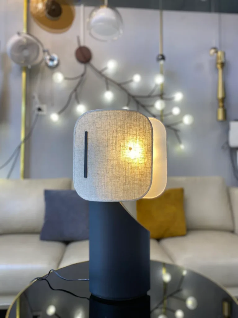 FLINT TABLE LAMP — Image 5