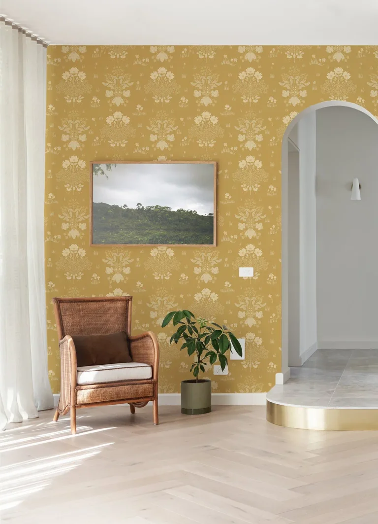 Elda Delicate Daisies Wallpaper - Gold — Image 3