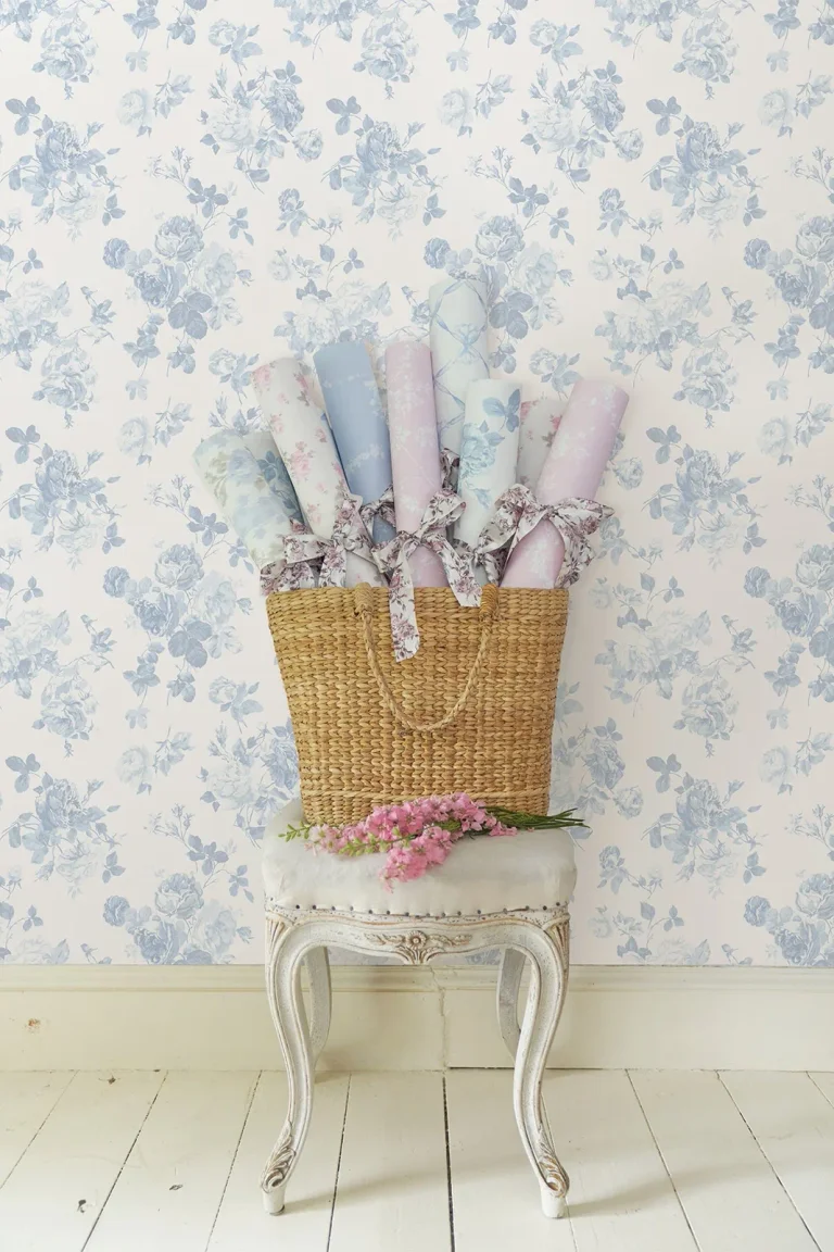 LoveShackFancy Everblooming Rosettes Cabbage Rose Bouquets Wallpaper - Sky Blue — Ảnh 4