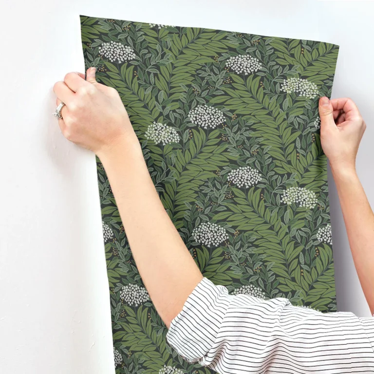 Rifle Paper Co. Highgrove Wallpaper - Black
