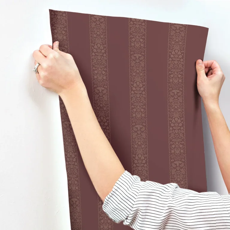 Rifle Paper Co. Estee Stripe Wallpaper - Burgundy — Ảnh 4