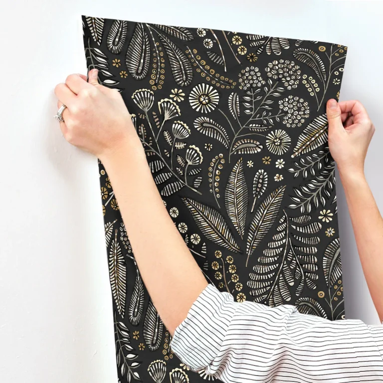 Briar Floral Wallpaper - Black — Ảnh 3