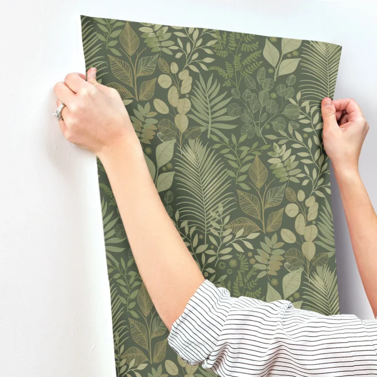 Ängslycka Forest Botanicals Wallpaper - Dark Green — Image 4