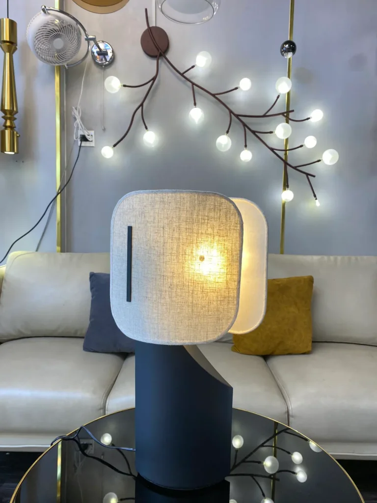 FLINT TABLE LAMP — Image 4