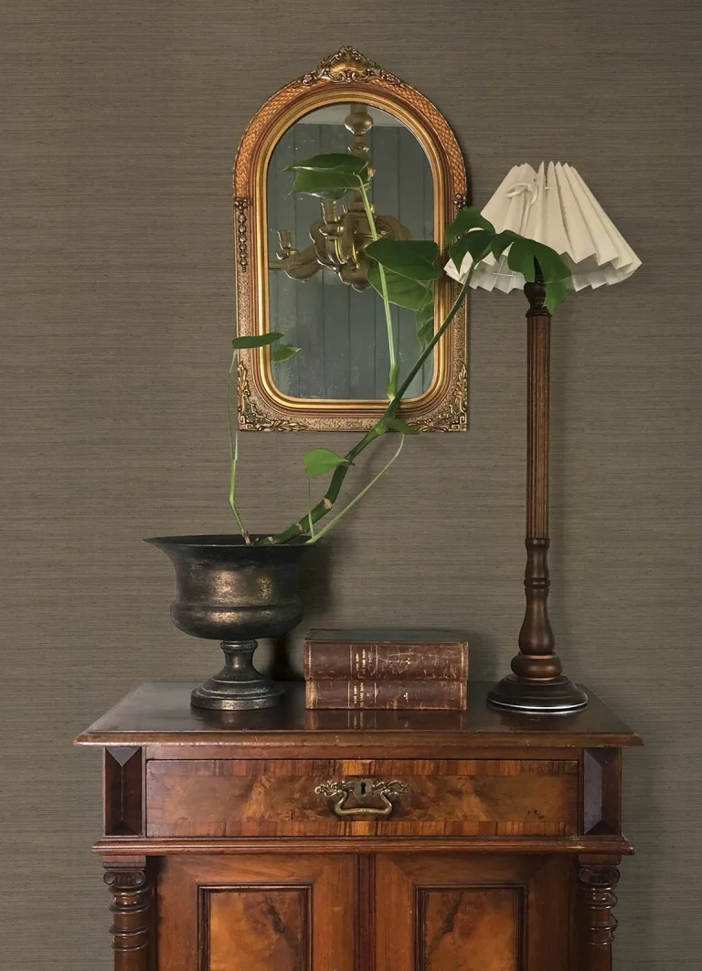 Chris Loves Julia Mycroft Grasscloth Wallpaper - Sterling — Ảnh 3