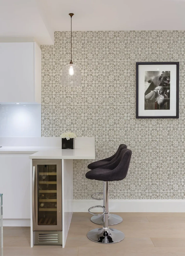 Izeda Floral Tile Wallpaper - Taupe — Ảnh 4