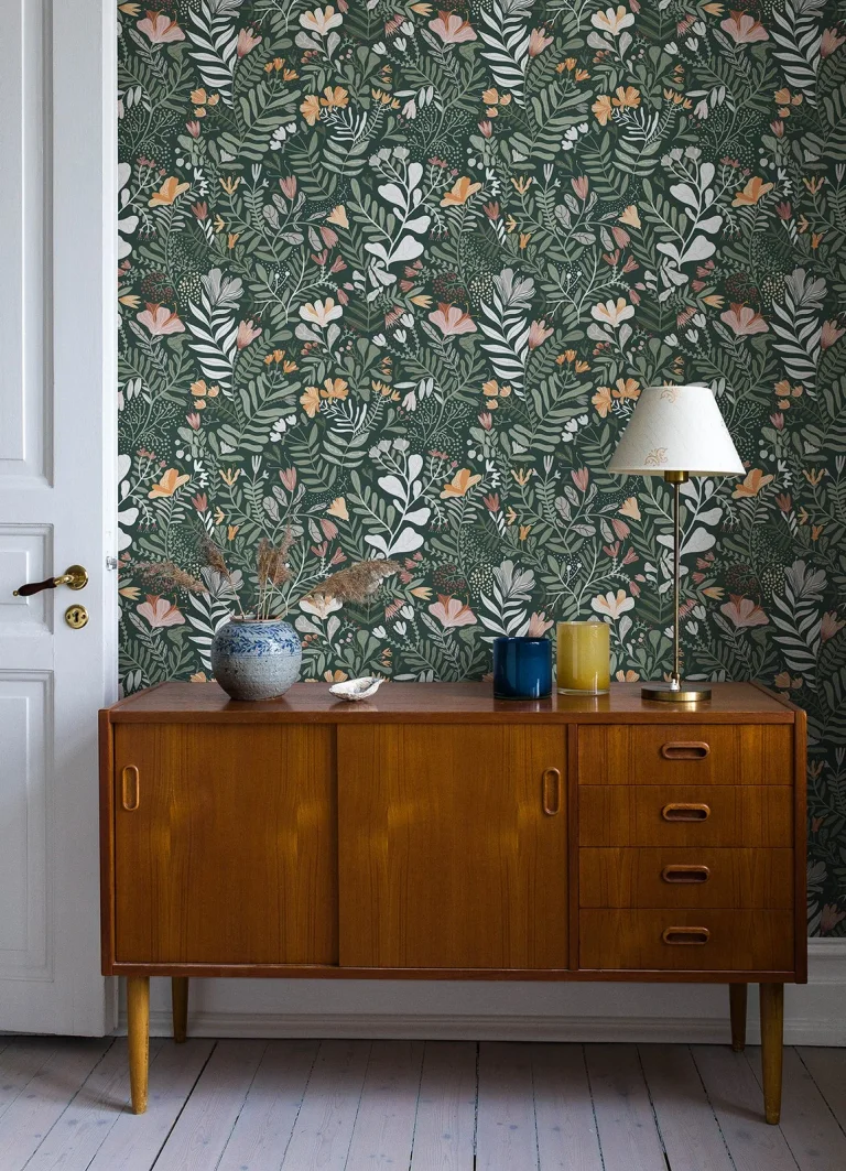 Brittsommar Woodland Floral Wallpaper - Evergreen — Ảnh 3