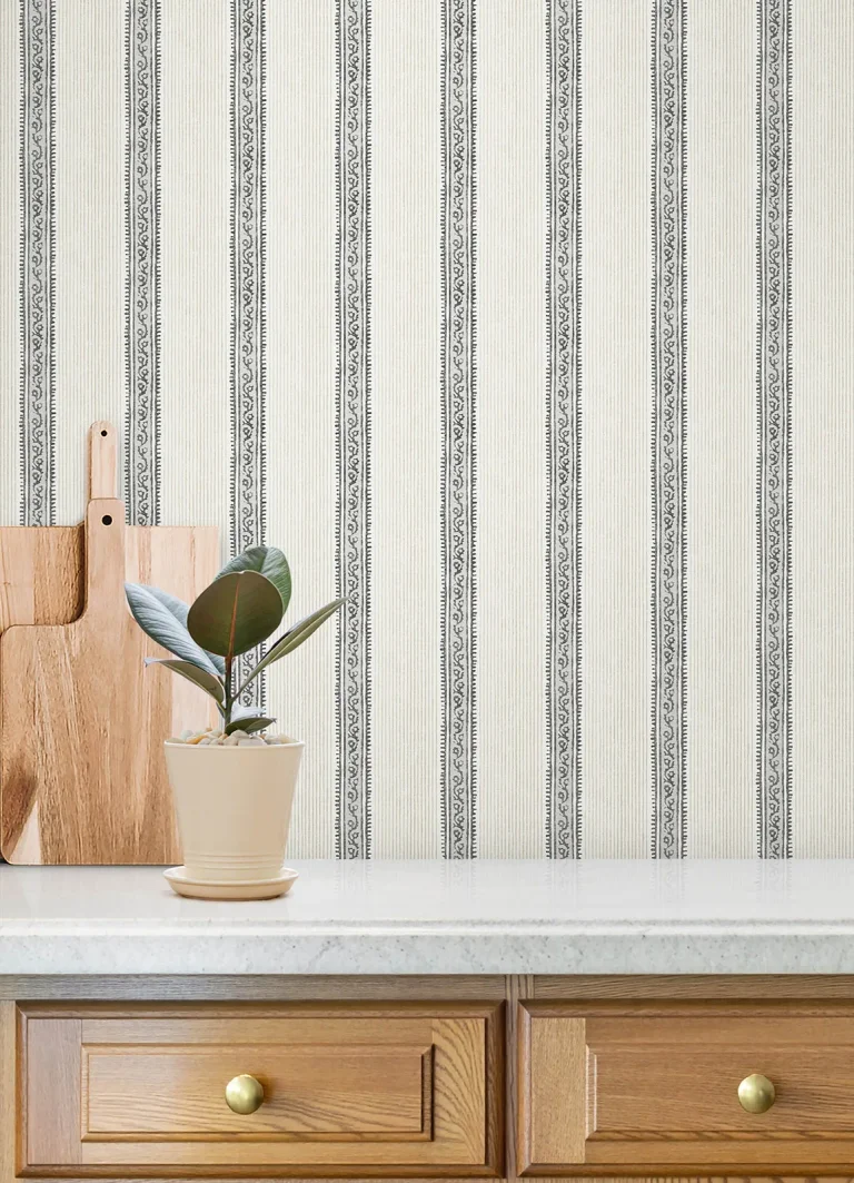 Chesapeake Mandevilla Vine Stripe Wallpaper - Black and Taupe — Ảnh 5