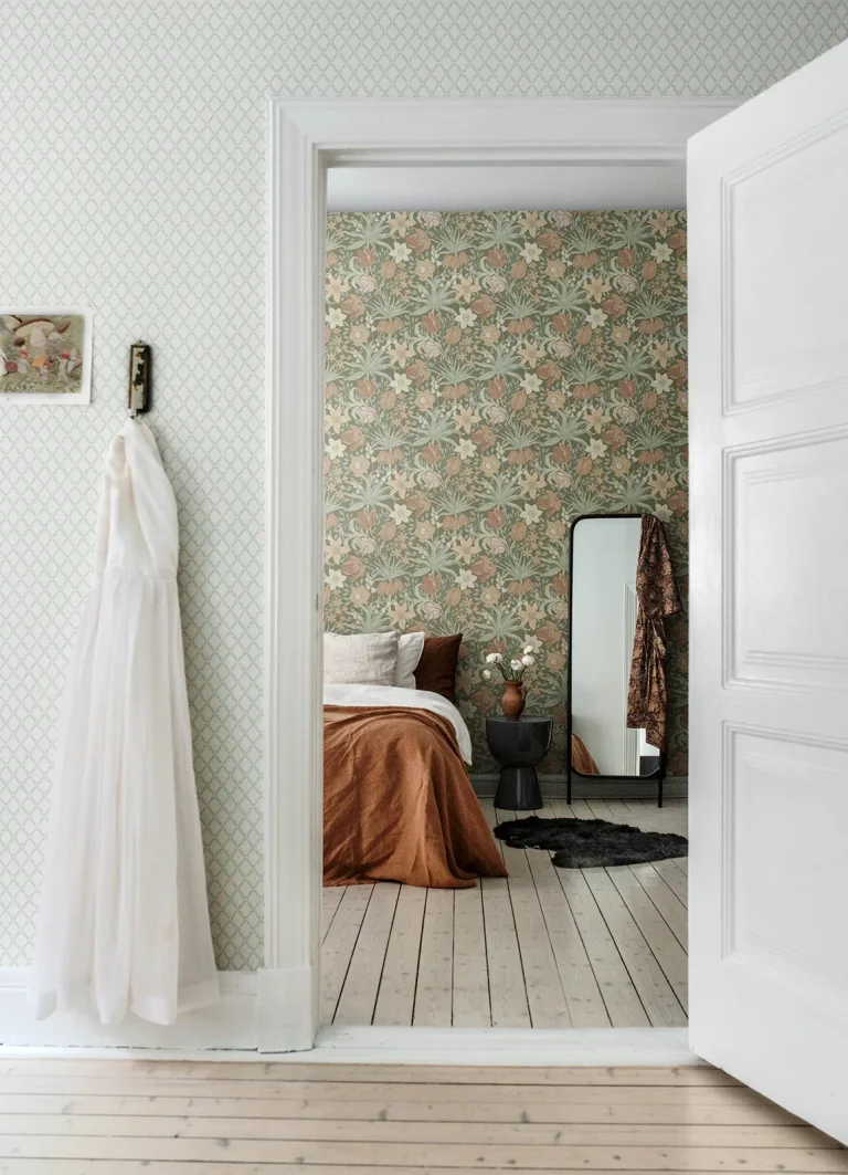 Cecilia Tulip and Daffodil Wallpaper - Moss — Ảnh 2