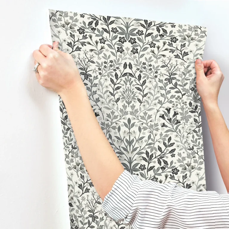 Magnolia Home Garden Terrace Wallpaper - White/Black — Image 5