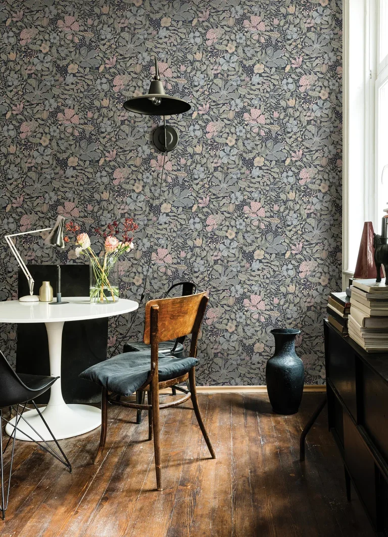Midsommar Floral Medley Wallpaper - Dark Blue — Ảnh 3