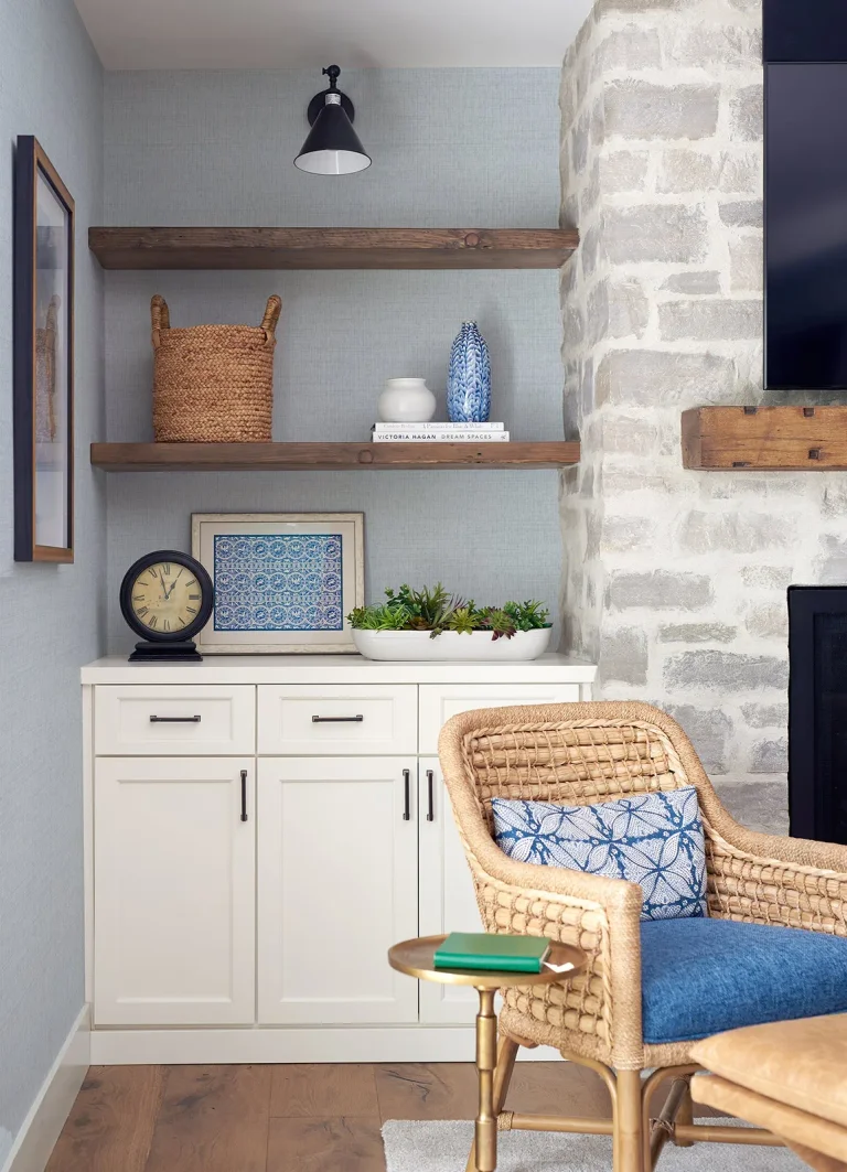 Chesapeake Solitude Distressed Texture Wallpaper - Light Blue — Image 4