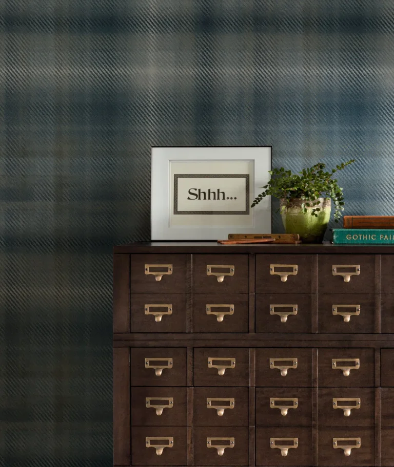 Ronald Redding Sterling Plaid Wallpaper - Indigo — Ảnh 3